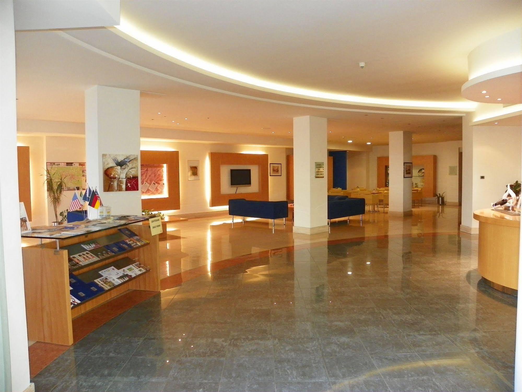 Hotel Planet Arezzo Exterior foto