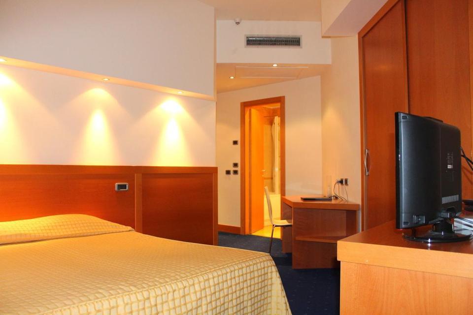Hotel Planet Arezzo Exterior foto